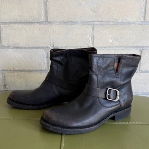 Frye Shoes - Frye Veronica Bootie distressed black leather size W 11